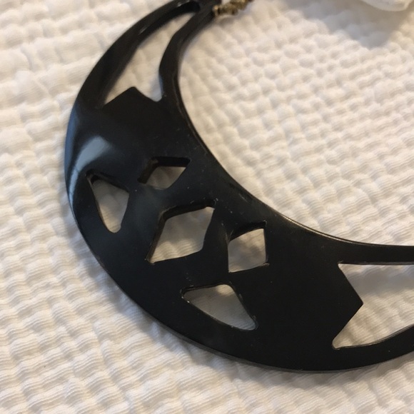 Akola black horn statement necklace - Picture 3 of 4
